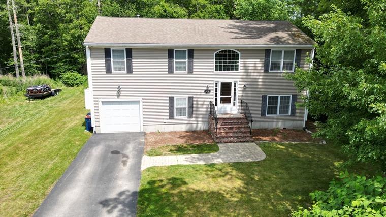 Photo of 476 Upland St New Bedford, MA 02745