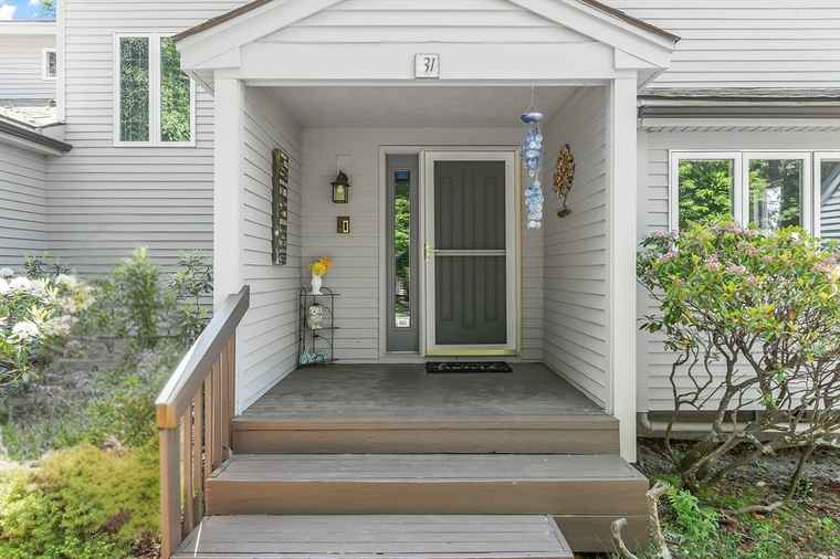 Photo of 31 Monadnock Dr #31 Westford, MA 01886