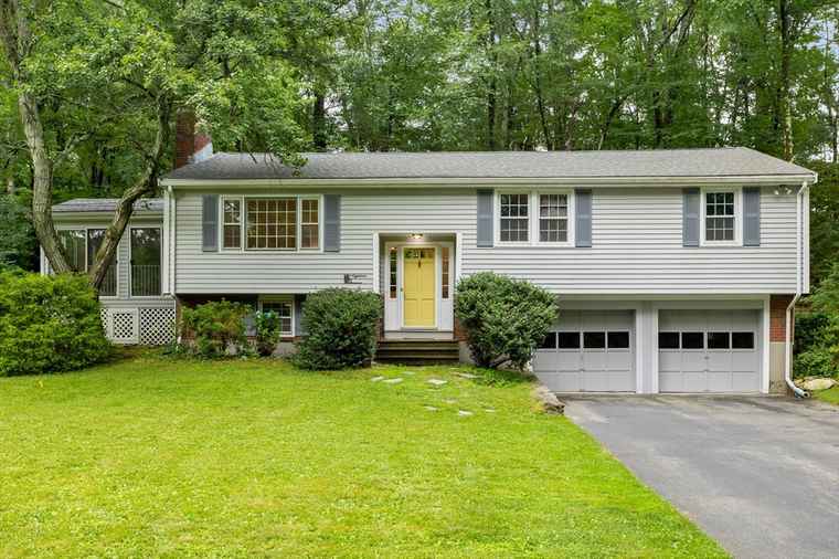 Photo of 18 Lothrop Rd Acton, MA 01720