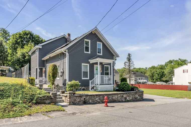 Photo of 20 Canobieola Rd Methuen, MA 01844