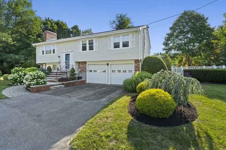 Photo of 49 Woodman Cir Weymouth, MA 02190