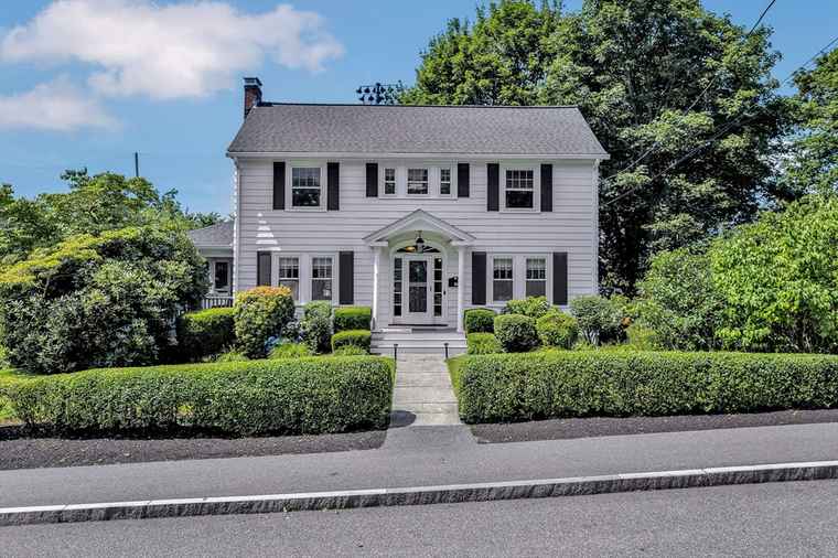Photo of 110 Chard St Weymouth, MA 02189