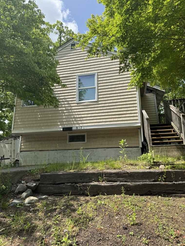 Photo of 817 Middle St Weymouth, MA 02188