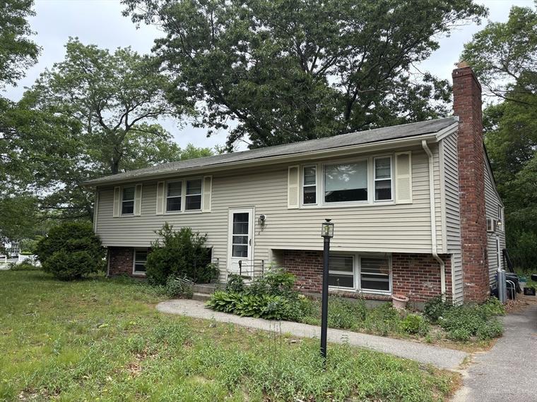 Photo of 607 Turnpike St Stoughton, MA 02072