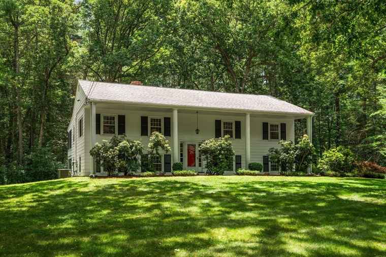 Photo of 7 Old Causeway Rd Bedford, MA 01730