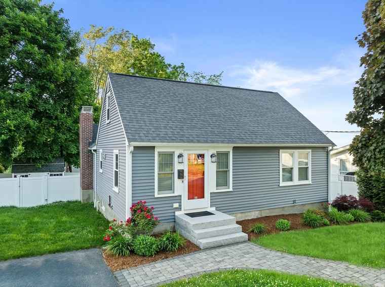 Photo of 140 Pleasant View Ave Braintree, MA 02184