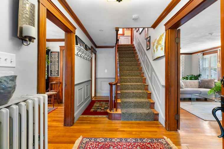 Photo of 19 Beal Rd Waltham, MA 02453