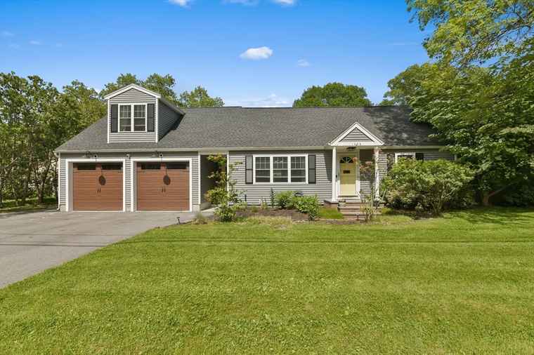 Photo of 1026 Chandler St Tewksbury, MA 01876