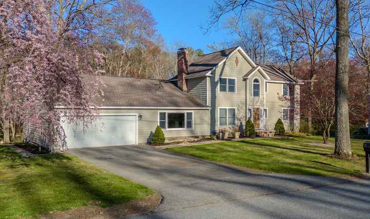 Photo of 27 Amble Rd Chelmsford, MA 01824