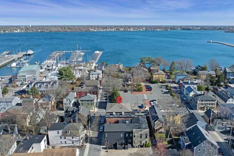 Photo of 114 Derby St #2 Salem, MA 01970