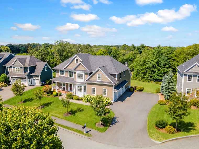 Photo of 20 Hunters Ln Natick, MA 01760
