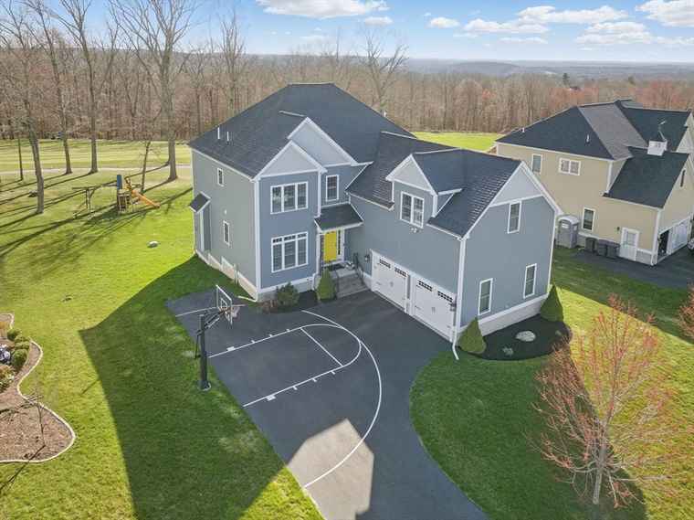 Photo of 131 Magill Dr Grafton, MA 01519