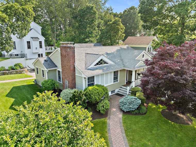 Photo of 141 Cornell St Newton, MA 02462