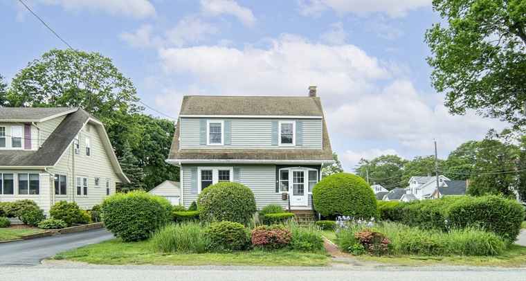 Photo of 143 Central St Weymouth, MA 02190