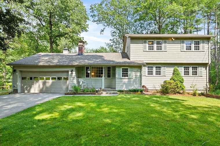 Photo of 9 Polley Rd Westford, MA 01886