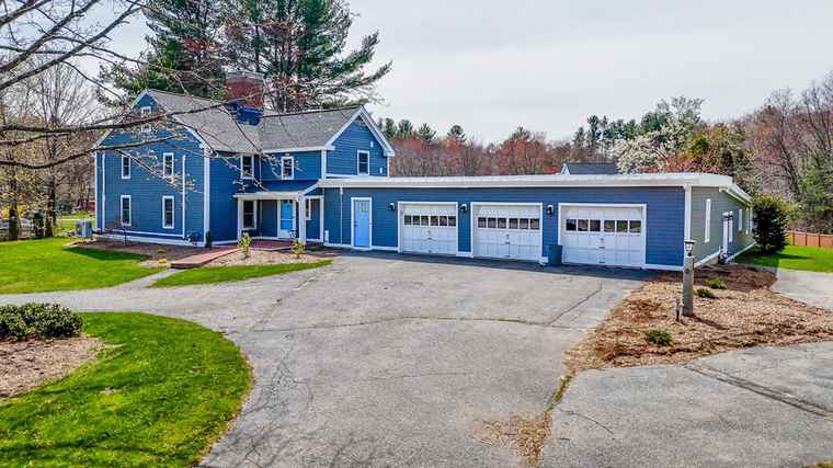 Photo of 75 Concord Rd Chelmsford, MA 01824