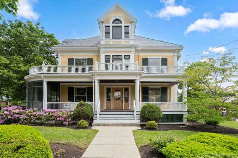 Photo of 43 Bailey Rd Watertown, MA 02472