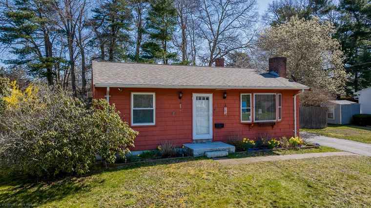 Photo of 48 Briarwood Dr New Bedford, MA 02745