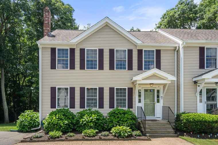 Photo of 45 Colt Cir Unit B Taunton, MA 02780