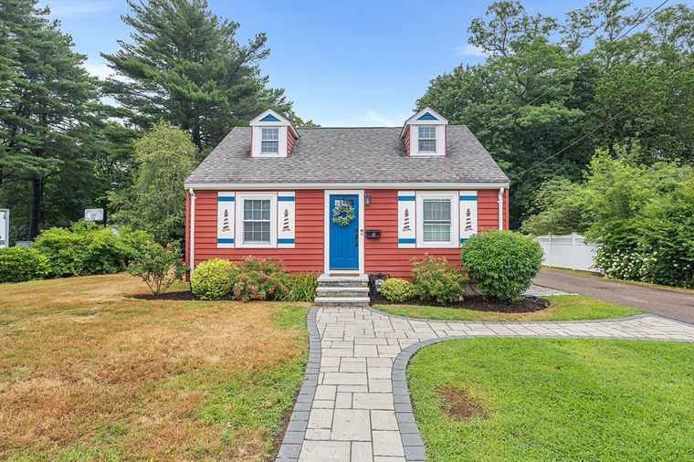 Photo of 37 Idlewell St Weymouth, MA 02188