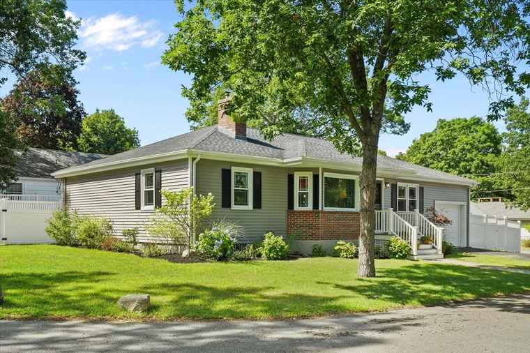 Photo of 15 Gallo Rd Lynn, MA 01904