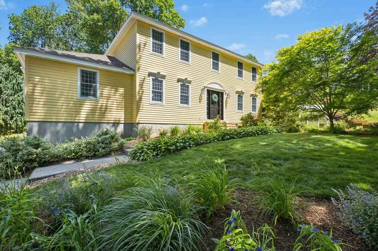 Photo of 12 Bruce St Grafton, MA 01519