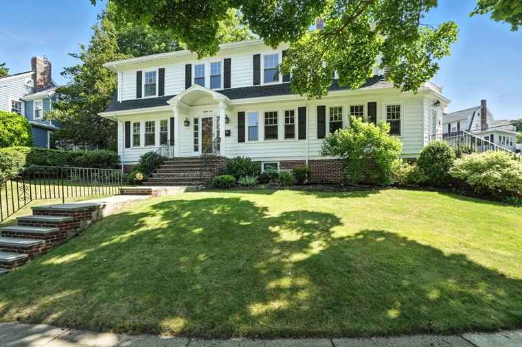 Photo of 83 Traincroft Medford, MA 02155