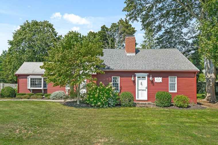 Photo of 430 Essex St Beverly, MA 01915
