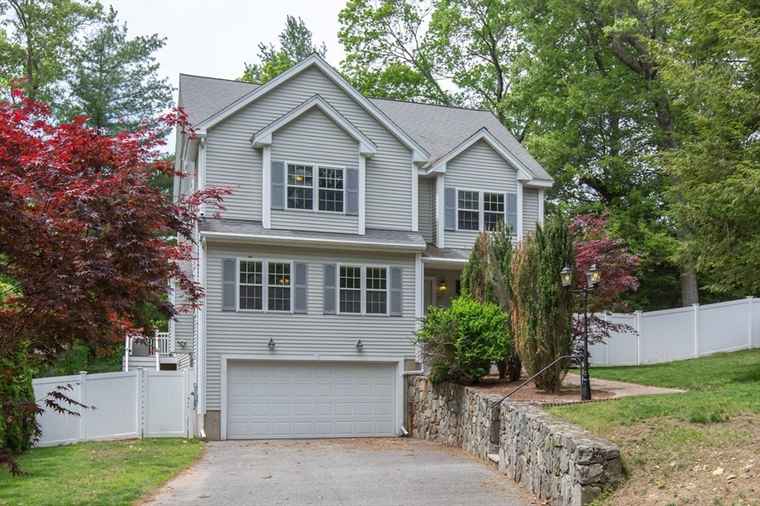 Photo of 17 Keneson St Billerica, MA 01821