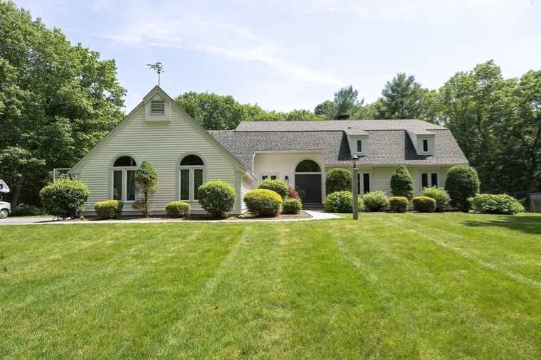 Photo of 8 Mercer Ln Franklin, MA 02038