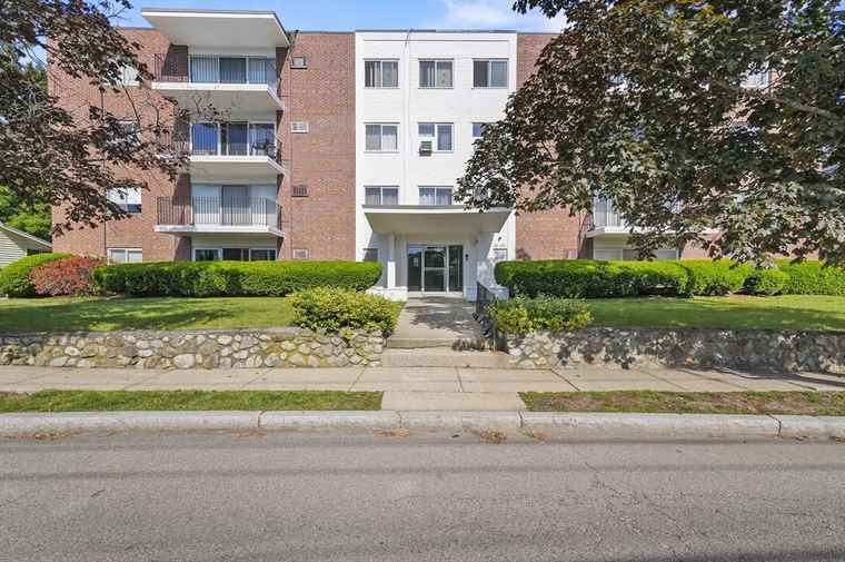 Photo of 260 Tremont St #1 Melrose, MA 02176