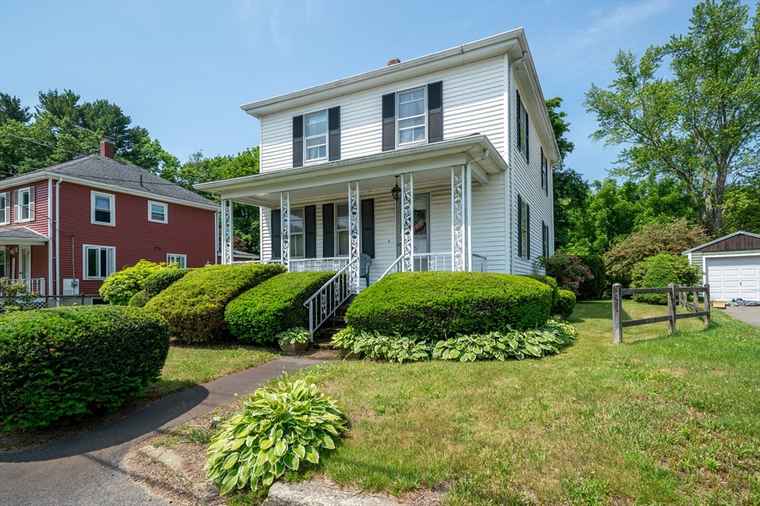 Photo of 79 Liberty St Taunton, MA 02718
