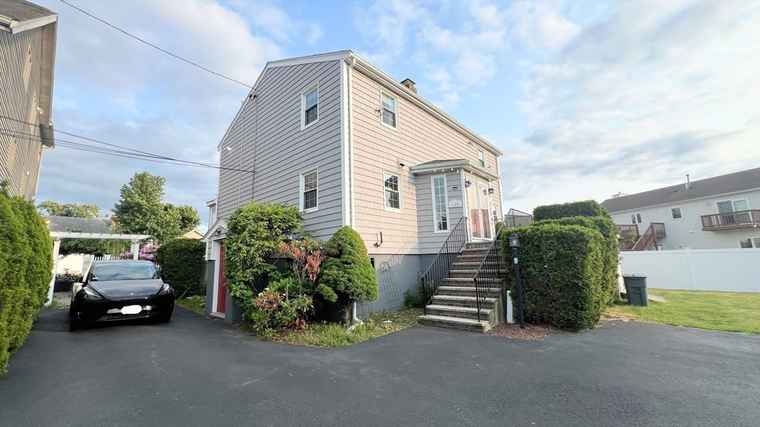 Photo of 628 Malden St Revere, MA 02151