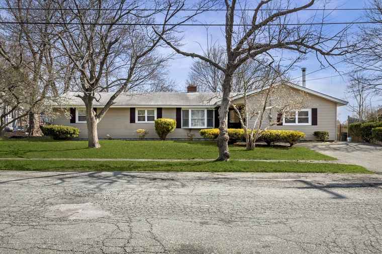 Photo of 7 Wellesley Rd Beverly, MA 01915