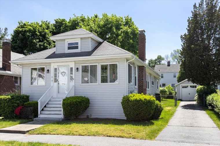 Photo of 11 Newfield St Quincy, MA 02170
