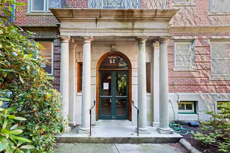 Photo of 52 Garden St Unit B2 Cambridge, MA 02138