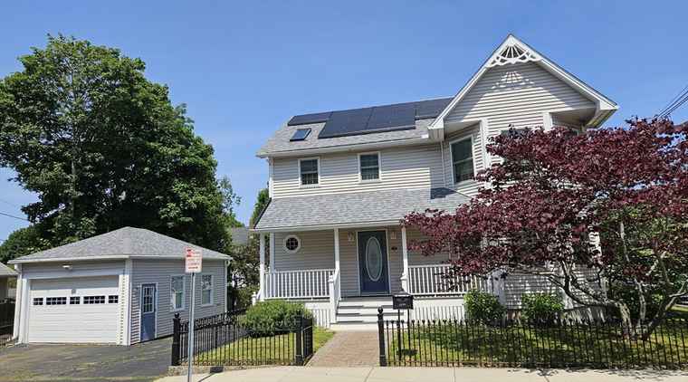 Photo of 194 Washington St Gloucester, MA 01930
