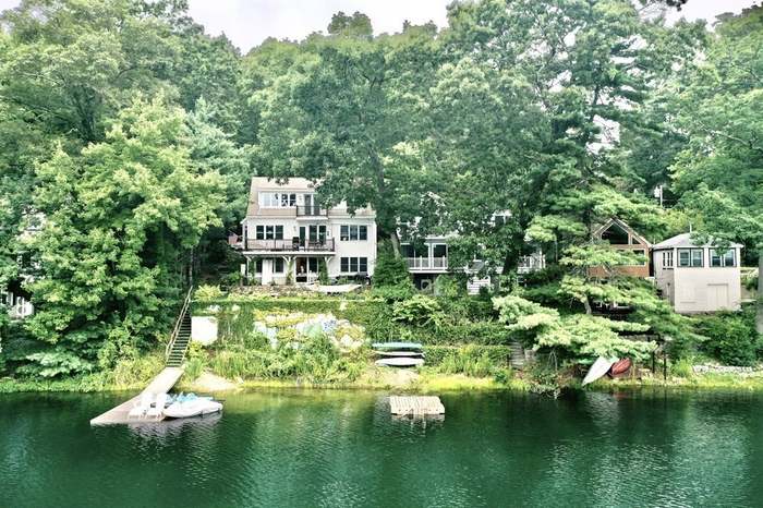 63 White Ave, Concord, MA 01742 | MLS# 73172236 | Redfin