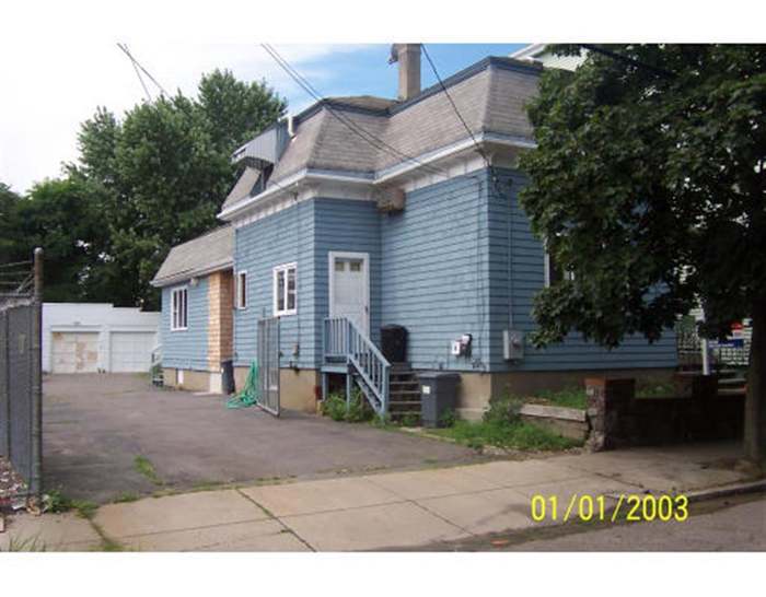 25 Thorndike St Everett Ma 02149 Mls 70233362 Redfin