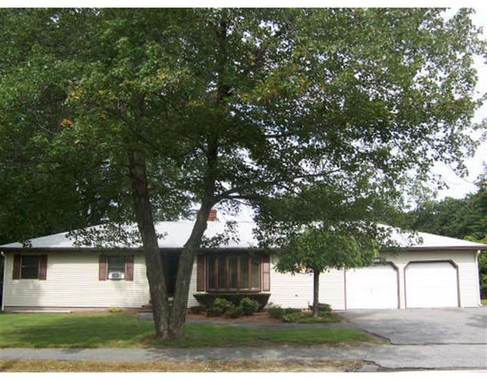 153 N Lowell St Methuen Ma 01844 Mls 70452516 Redfin