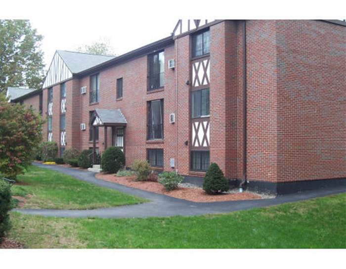 1229 Lawrence St 204 Lowell Ma 01852 2 Beds 1 Bath