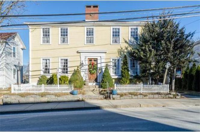 51 Mount Pleasant St Rockport