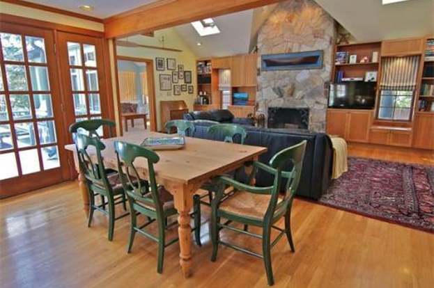 63 Oxford St Winchester Ma 01890 Mls 71664054 Redfin