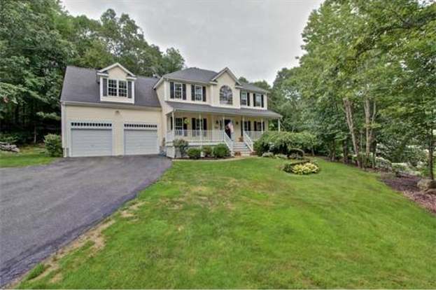 182 East St Upton Ma 01568 Mls 71563118 Redfin 182 East St Upton Ma 01568