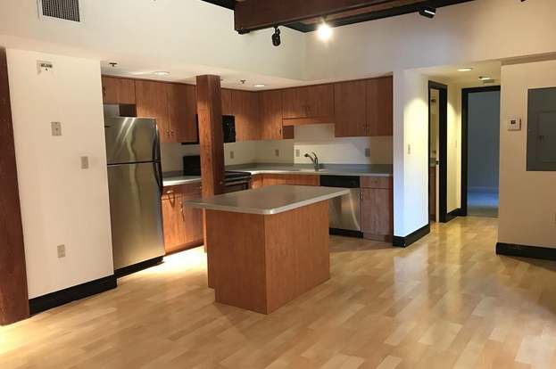 147 Centre St 107 Brockton Ma 02302 2 Beds 2 Baths
