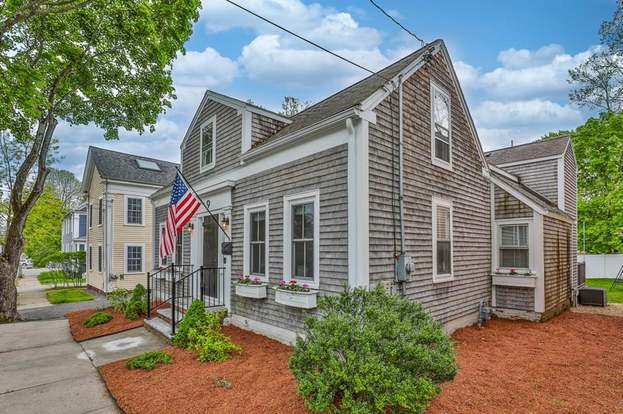 9 Woodland St Newburyport Ma 01950 Mls 72658296 Redfin