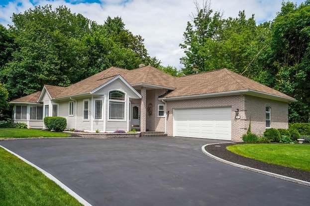 44 Cricket Ln Manchester Nh 03104 Mls 72679336 Redfin
