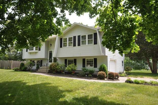 6 Birchwood Dr Bedford Ma 01730 Mls 72514794 Redfin