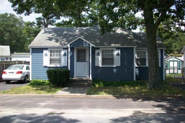 13 Weston Ave Wareham Ma 02571 Mls 70801455 Redfin