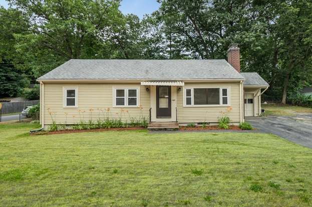 Gorgeous Golf Community Living In Billerica Christina Lazrak Property Listings Community Living Property Listing Home And Family